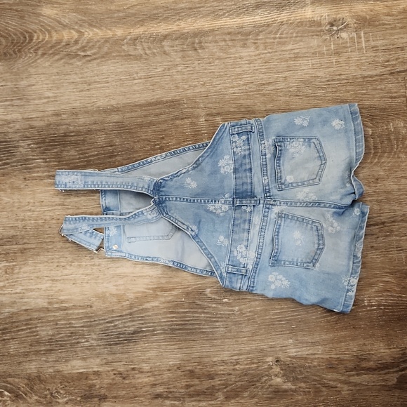 Girls size 5t overalls bundle - Picture 10 of 10